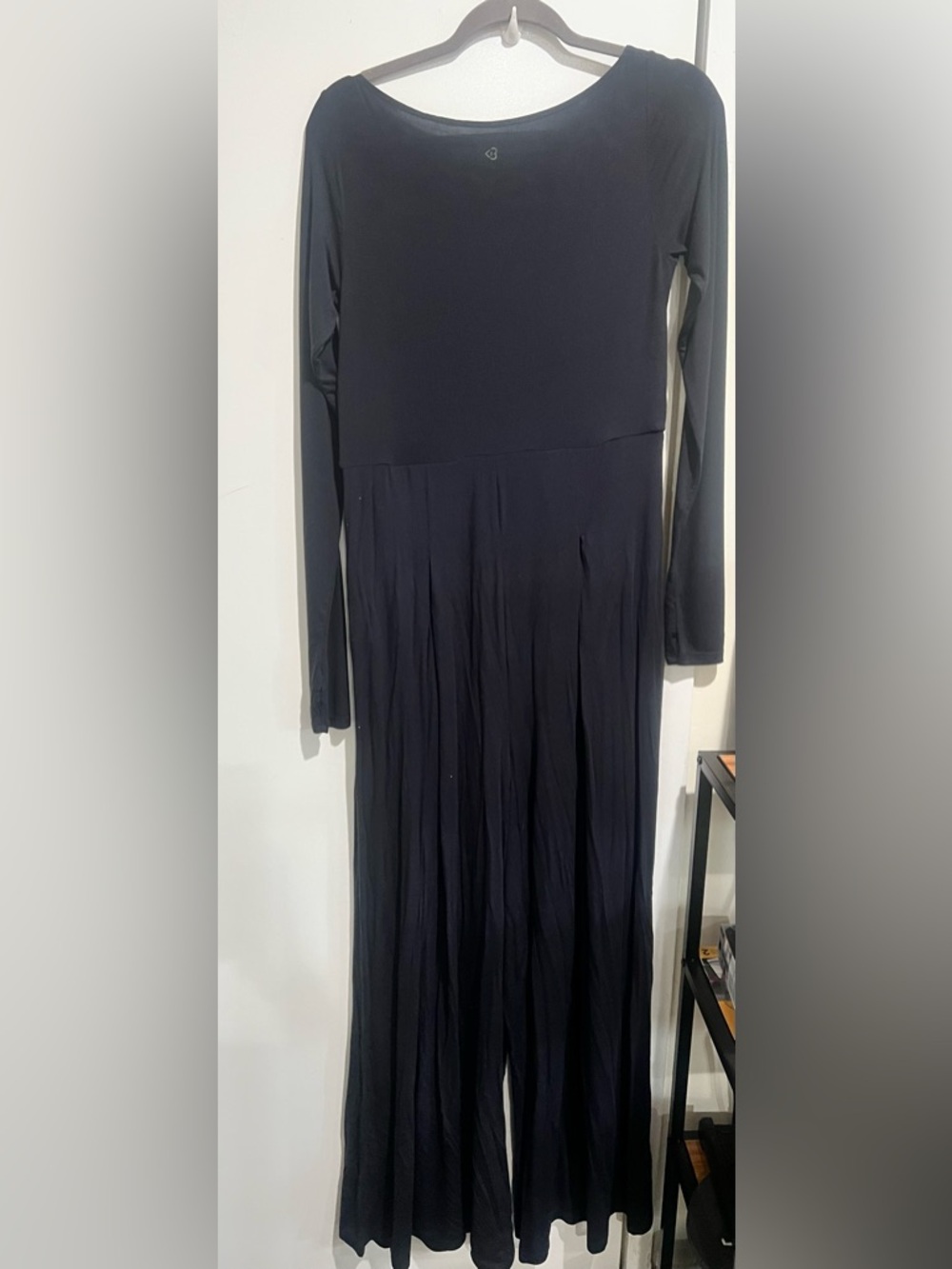 Cascade V-Neck Long Sleeve Dress - Black (Unbranded) - Picture 3 of 6